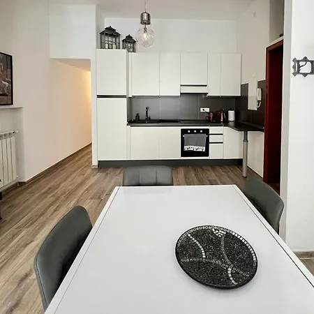 La - Puzzle House Viareggio