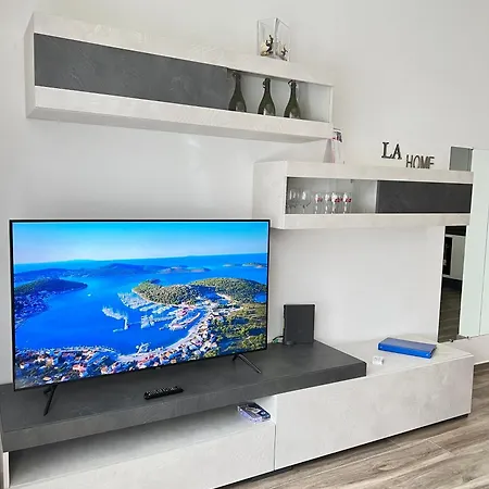 La - Puzzle House Apartment *